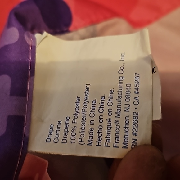 Hello Kitty Window curtain drape panel and bonus fleece blanket - Picture 12 of 14